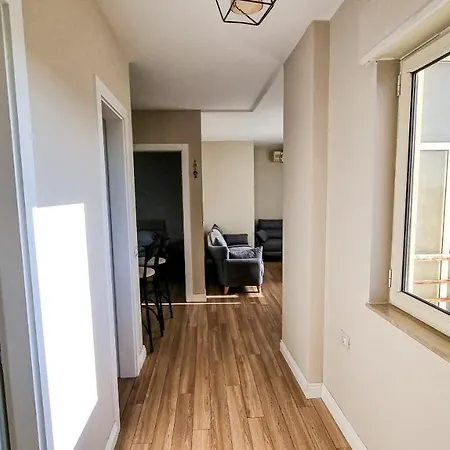 Апартаменты Skyline View 2br Тирана