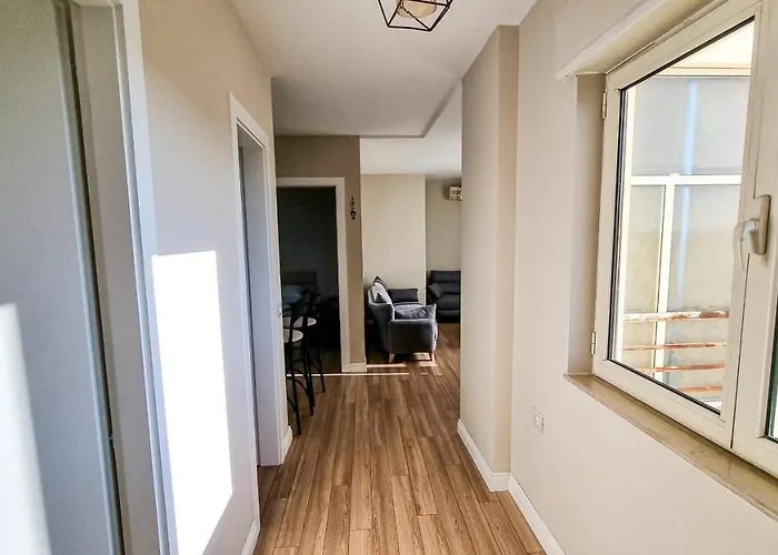 Апартаменты Skyline View 2br Тирана